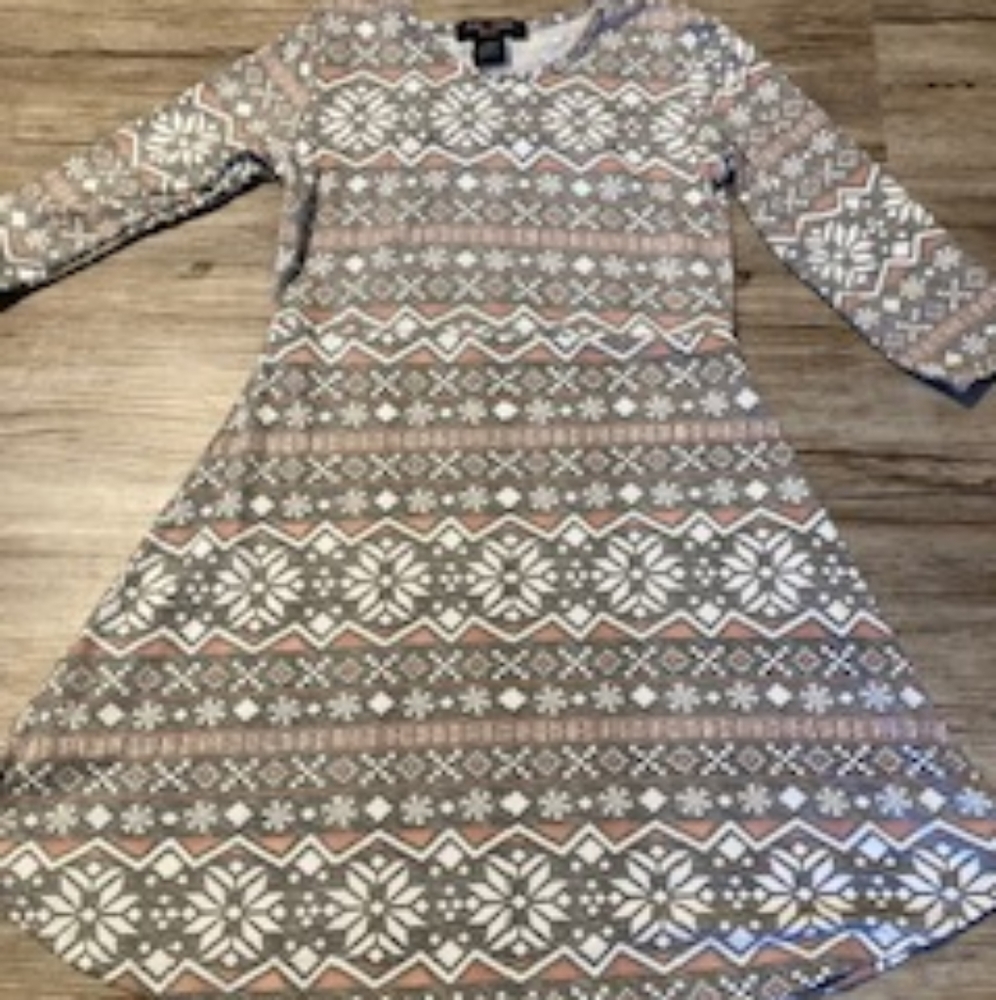 Girls dress size M